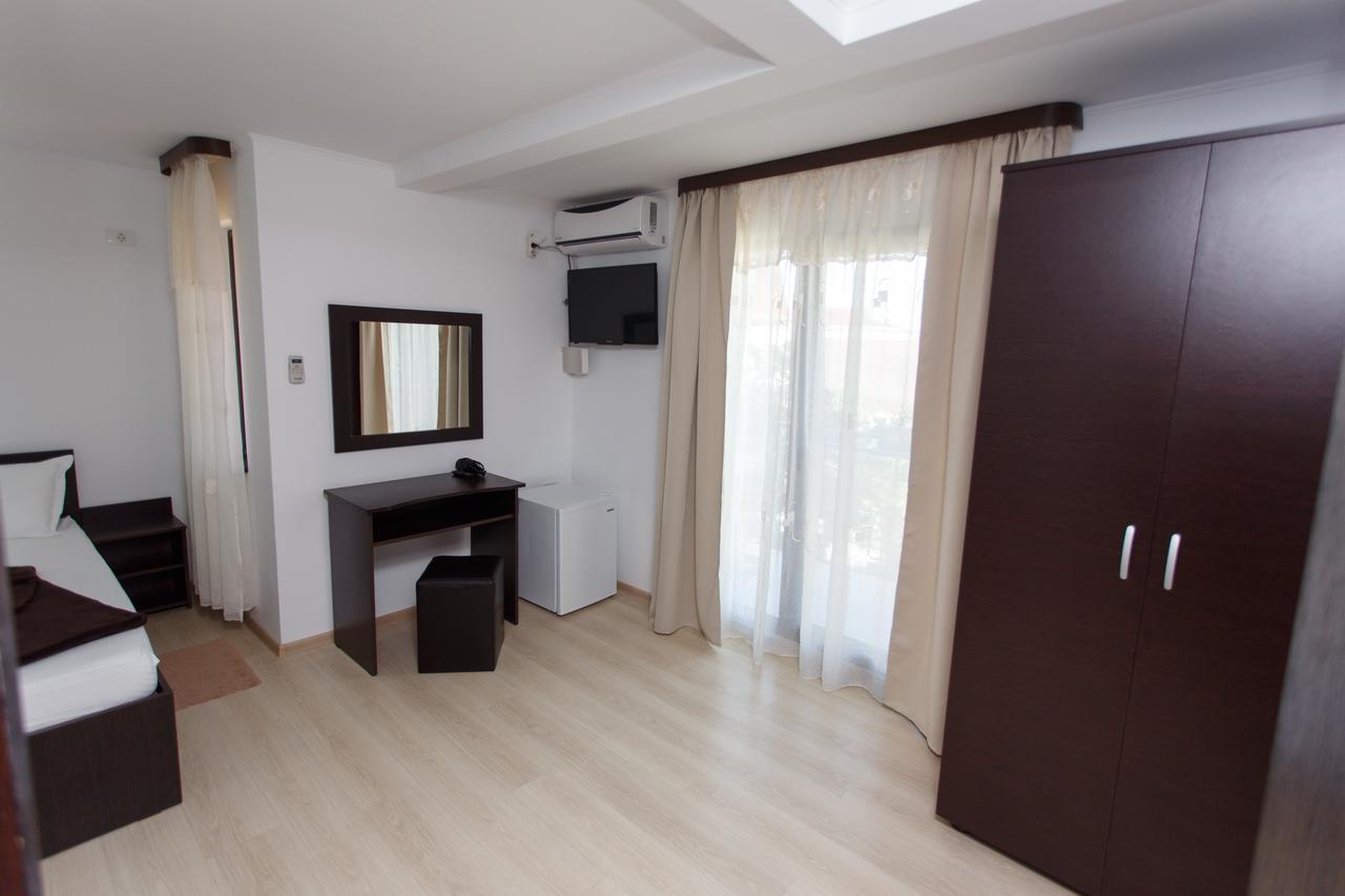 Vila Sandra คอสติเนช ภายนอก รูปภาพ